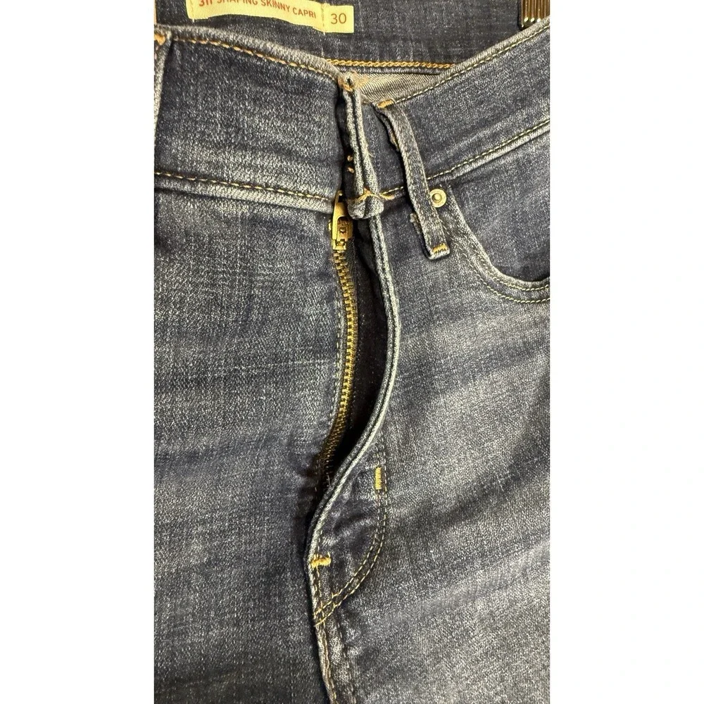 NEW Levis 311 Jeans Women 30 Blue Shaping Skinny Capri Medium Wash Zip Fly Denim